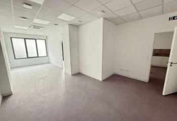 Local commercial à louer Savigny-le-Temple - Face à la mairie