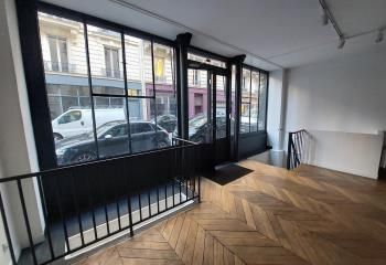 Location local commercial Paris 1er - Proche Pyramide