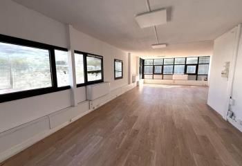 Location bureau Villeneuve-Loubet - Proche RN7 et commerces