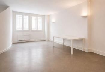 Bureaux à vendre Paris 18 près Pigalle et impasse privée