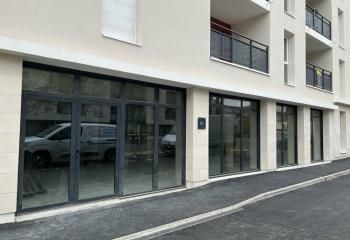 Vente local commercial Joué-lès-Tours - Face au tramway