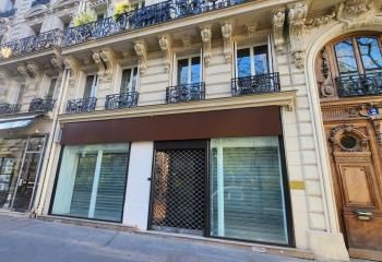 Location boutique Paris 9ème - Proche Anvers