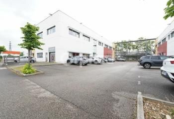 Location bureaux Saint-Priest - Proche bus C25 et 93