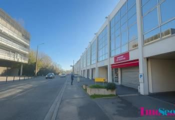 Location bureau Mérignac Centre - Tram et bus à proximité