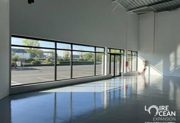 Location local commercial Beaucouzé - RD 523