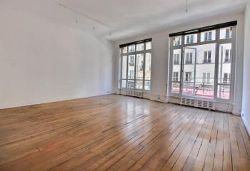 Location bureaux Paris 10 - Quartier dynamique avec terrasse