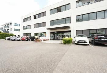Location bureaux Bron - Proche A43 et bus 52