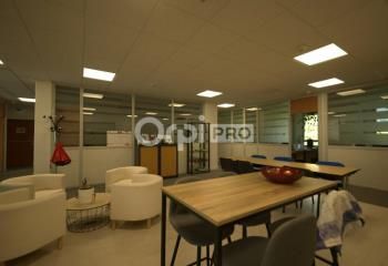 Location bureaux Saint-Priest - Proche A43 et tramway T2