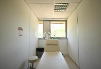 Bureaux à louer Bron - Accès PMR, ERP et bus ligne 26