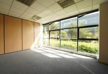 Location bureaux Saint-Priest - Proximité tram T2 et bus 93