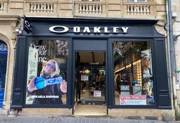 Location local commercial Bordeaux centre - Tramway Cathédrale