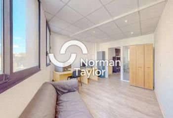 Vente bureau Montpellier Antigone - Tramway à proximité