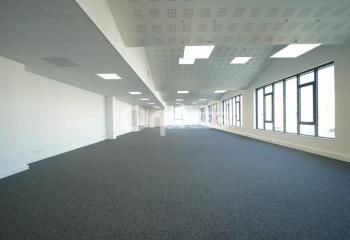 Location bureaux Lyon 7 - Proche tram T2 et bus Route de Vienne