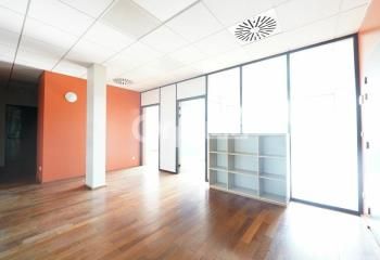 Location bureaux Écully - Proche A6 et bus 10, 89, 89D