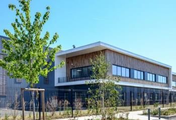 Vente cellules d'activité Persan - Parc arboré près A16