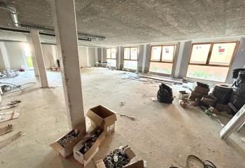 Local commercial à louer Vaucresson - Brut de béton