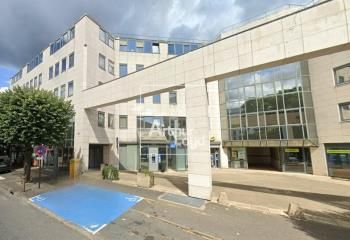 Location bureaux Avon - Rue à fort passage, transports proches