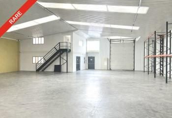 Location local d'activité Riom - Bureaux inclus - Proche péage
