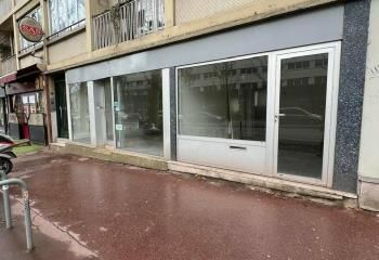 Location bureau Rouen - Rez-de-chaussée avec vitrines