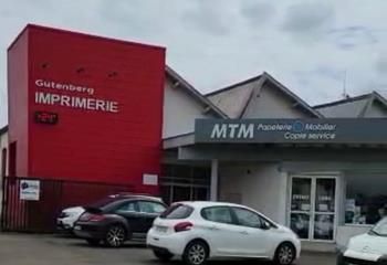 Location grand local commercial Dax centre - Parking privé