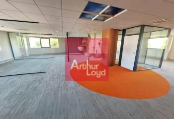Location bureaux Cournon-d'Auvergne - Proche A75 et transports