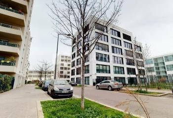 Location bureaux Vaulx-en-Velin Carré de Soie - Métro, tram et bus