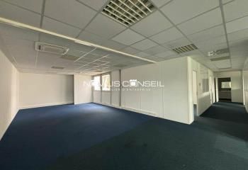 Location bureaux Labège, proche A61 et bus, 15 places de parking