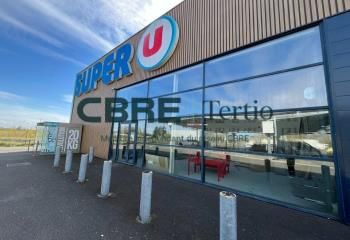 Location local commercial neuf Savigné-sur-Lathan