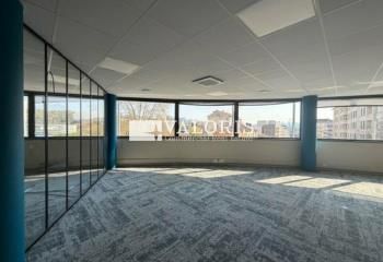 Bureaux rénovés à vendre Lyon 9 - Proche gare Vaise et métro D