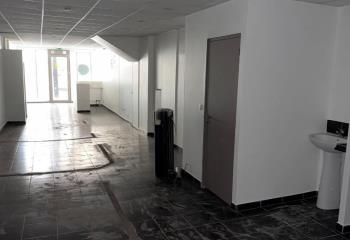 Location local commercial Limoges centre-ville - Place d'Aine