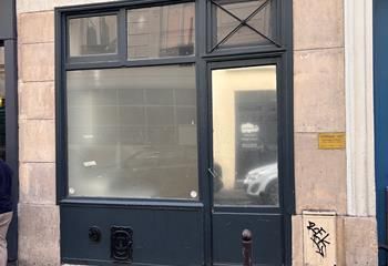 Location local commercial Paris 12 - Double accès