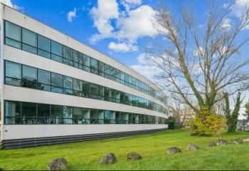 Location bureaux Bruges - Proche tramway ligne C et centre-ville de Bordeaux