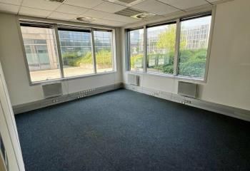 Bureaux à vendre/louer Villepinte - Ascenseur et accès PMR