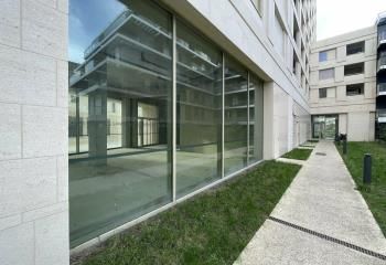 Location local commercial Bordeaux - Quartier Ars Quai Neuf