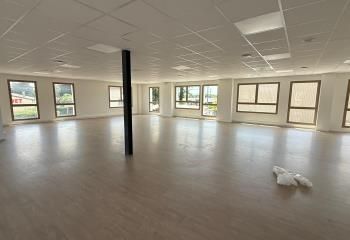 Location bureaux Tossiat - Proche A40 et RD 1075
