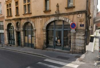 Location local commercial - 71 m²