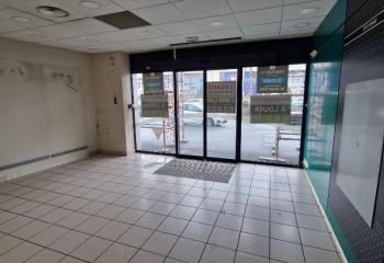 Location local commercial - 198 m²