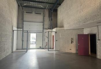 Location local d'activité Villeurbanne - Proche transports en commun