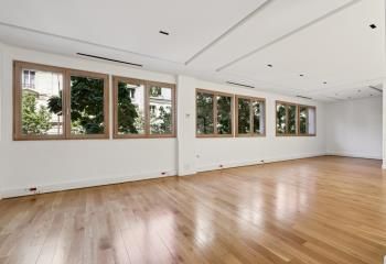 Location bureaux Paris 18 - Proche métro Barbès-Rochechouart