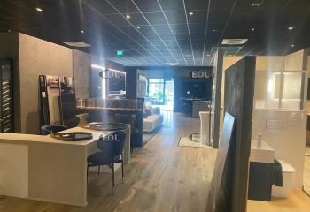 Local d'activité avec showroom à louer Servon - Proximité N19 et N104