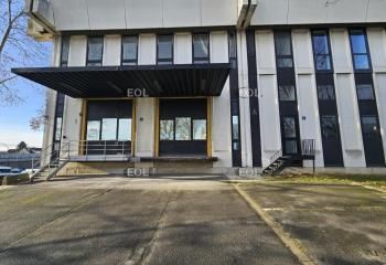 Location activité/entrepôt - 957 m²