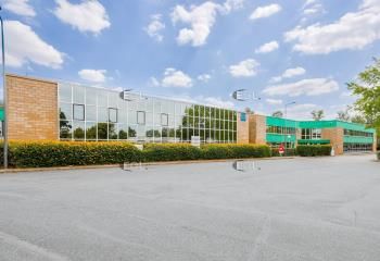 Location local d'activité Saint-Thibault-des-Vignes - Proche A104