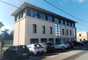 Location bureau Aix-en-Provence - Puyricard - Proche village