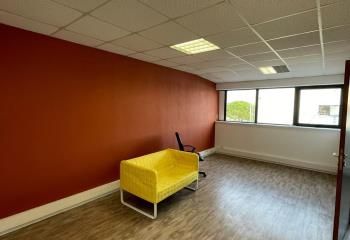 Location bureaux Cenon - Proche tramway A et rocade Bordelaise