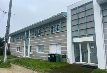 Location bureaux Pessac - Proche bus et commerces