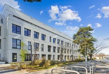 Location bureaux Pessac - Proche Rocade et A63, bus lignes 39, 55, 74 et 77