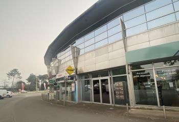 Location bureaux Le Haillan - Proche Rocade et Bus Ligne 82