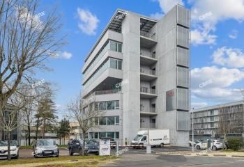Location bureaux Bruges - Proche transports et services