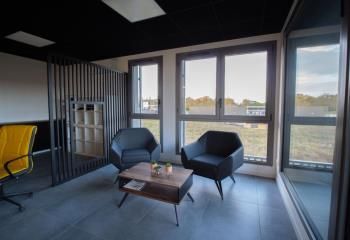 Location bureaux Montussan - Proche route N89 et Rocade