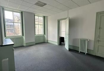 Bureau à louer Bordeaux - Proche Triangle d'or, bus et tramway